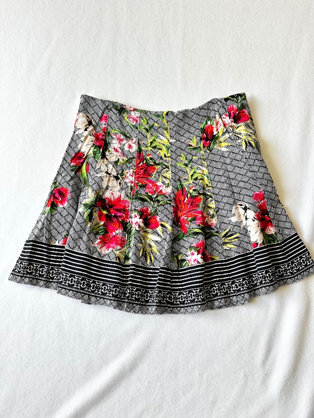 White House Black Market Women Floral Print Skirt Size 12 Lined
